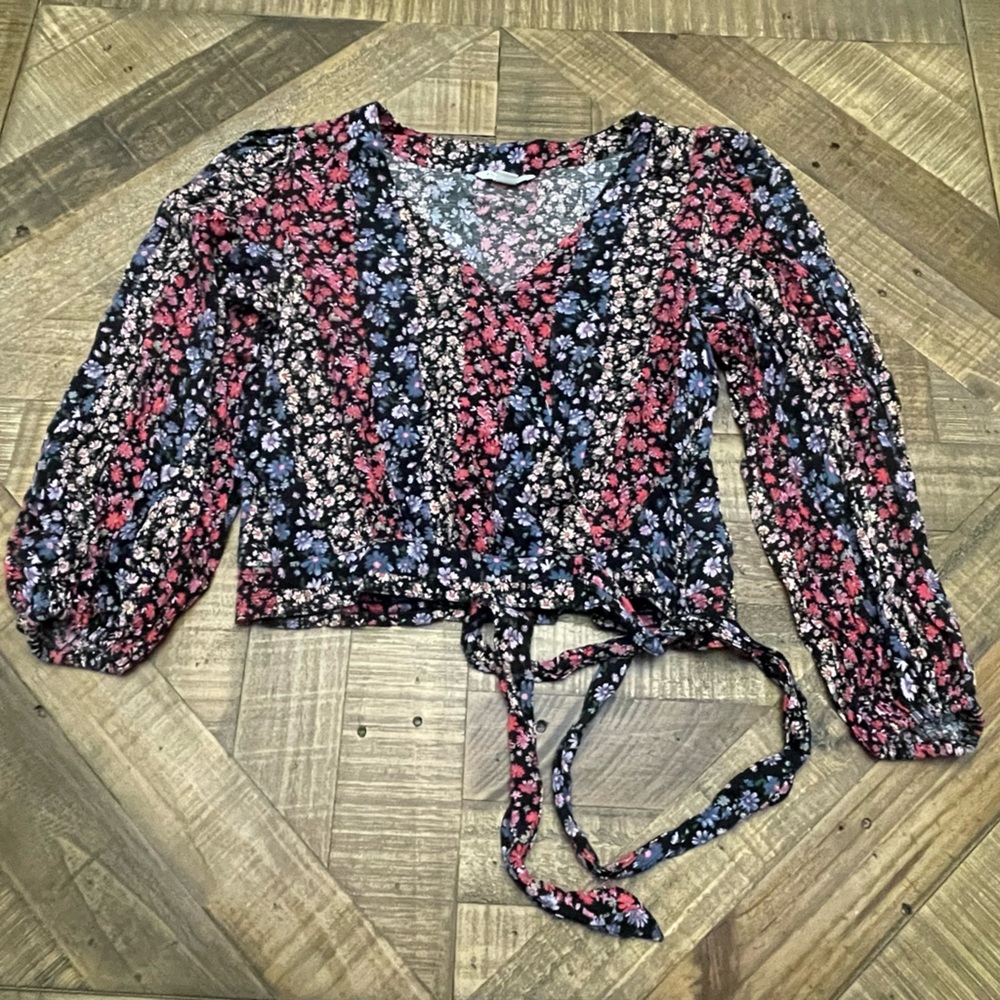 American Eagle floral surplice faux-wrap crop top featuring long balloon sleeves